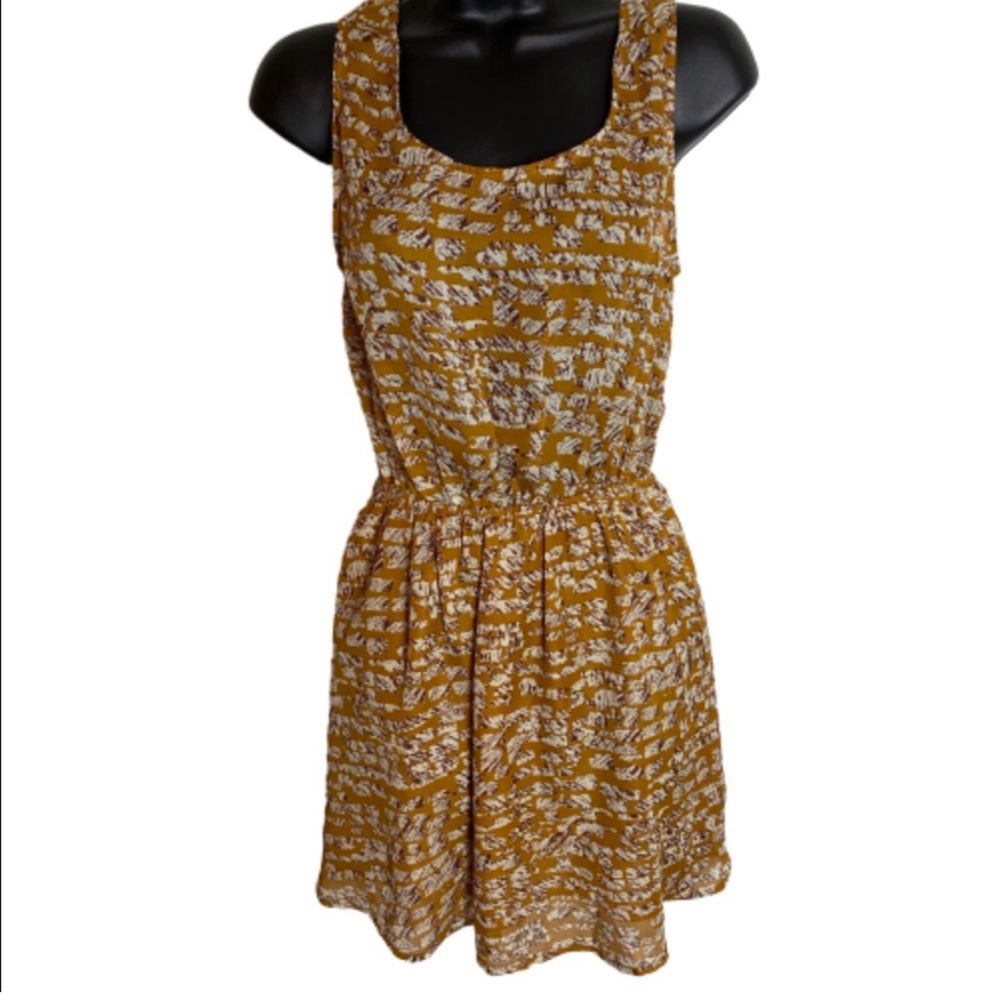 Umgee Jr NWT mustard dress open back size jr medium